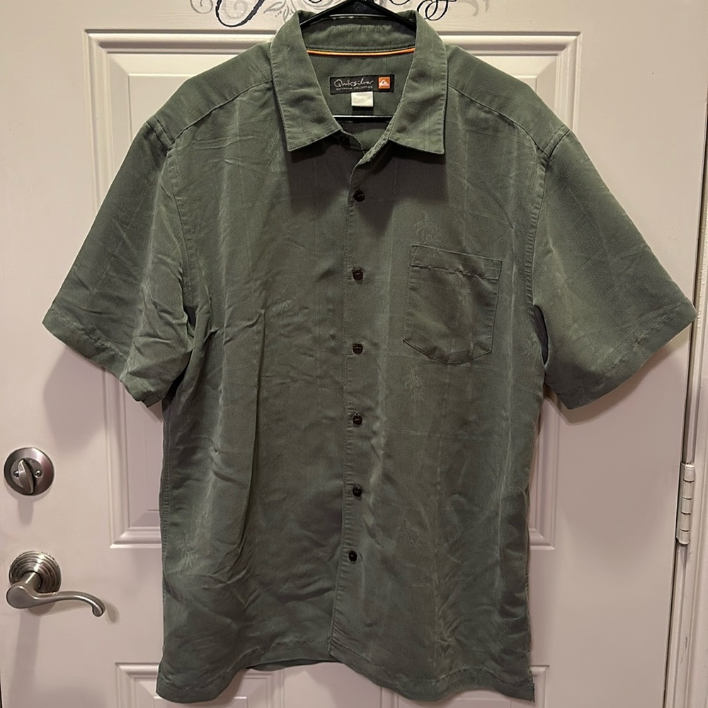 Quiksilver Silver Edition Mens XL Green Short Sleeve Button Up Shirt / B-100